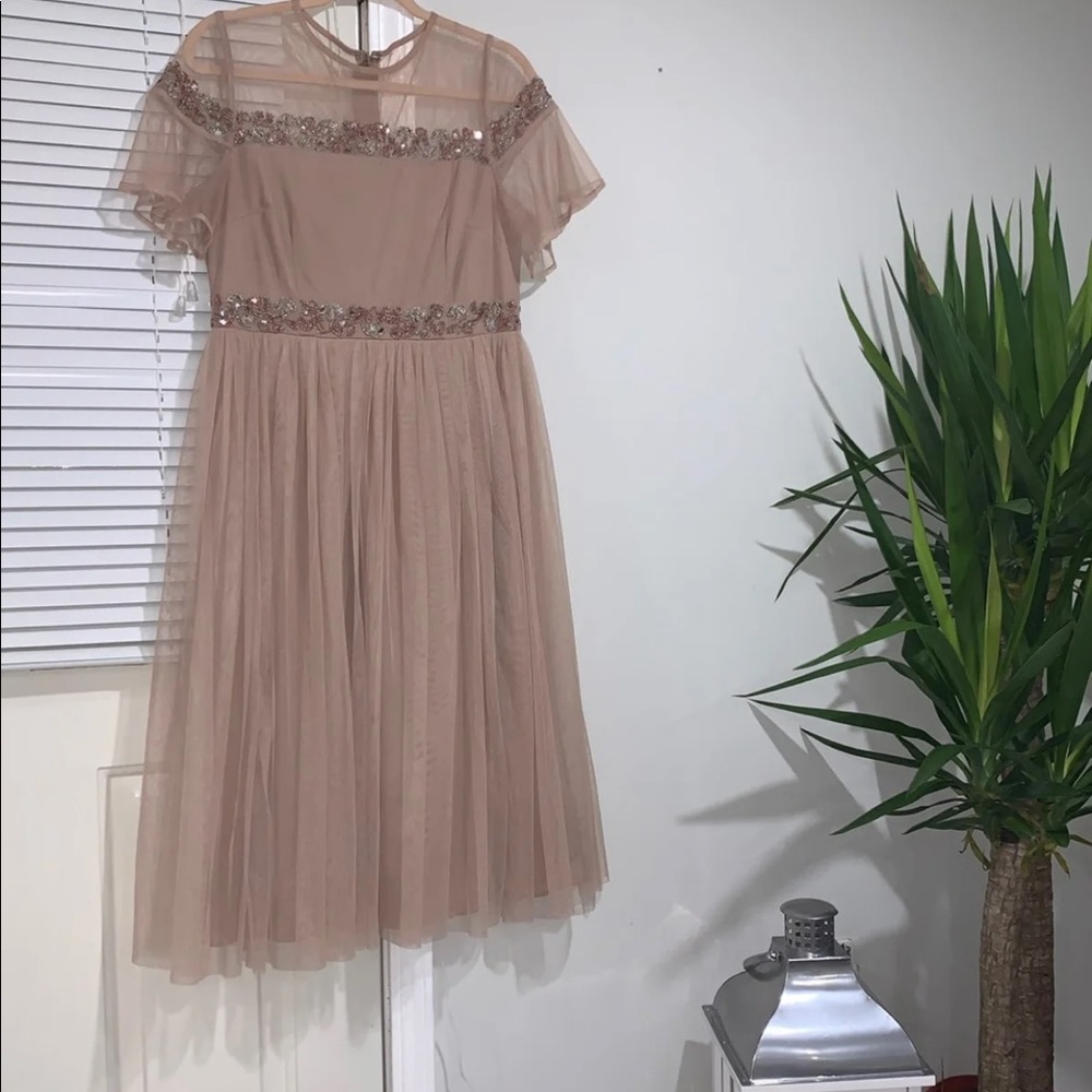 ✨Maya Embellished Midi Dress✨